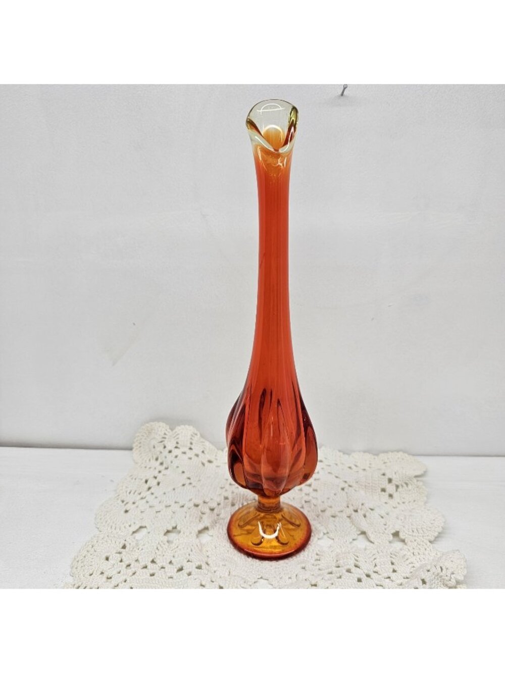 Viking Glass Epic 6 Petal Swung Vase Amberina Persimmon Cadmium Glow MCM".